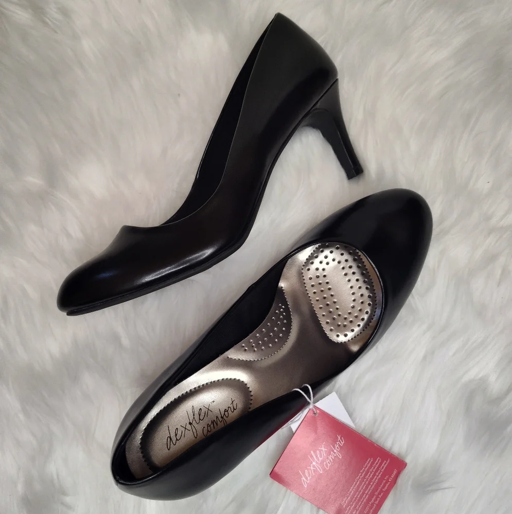 Classic Black Heels ๐ Pumps 9.5 Wide - Picture 1 of 10